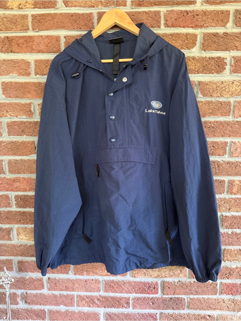 lake tahoe lightweight jacket. pullover. men’s large. pockets.